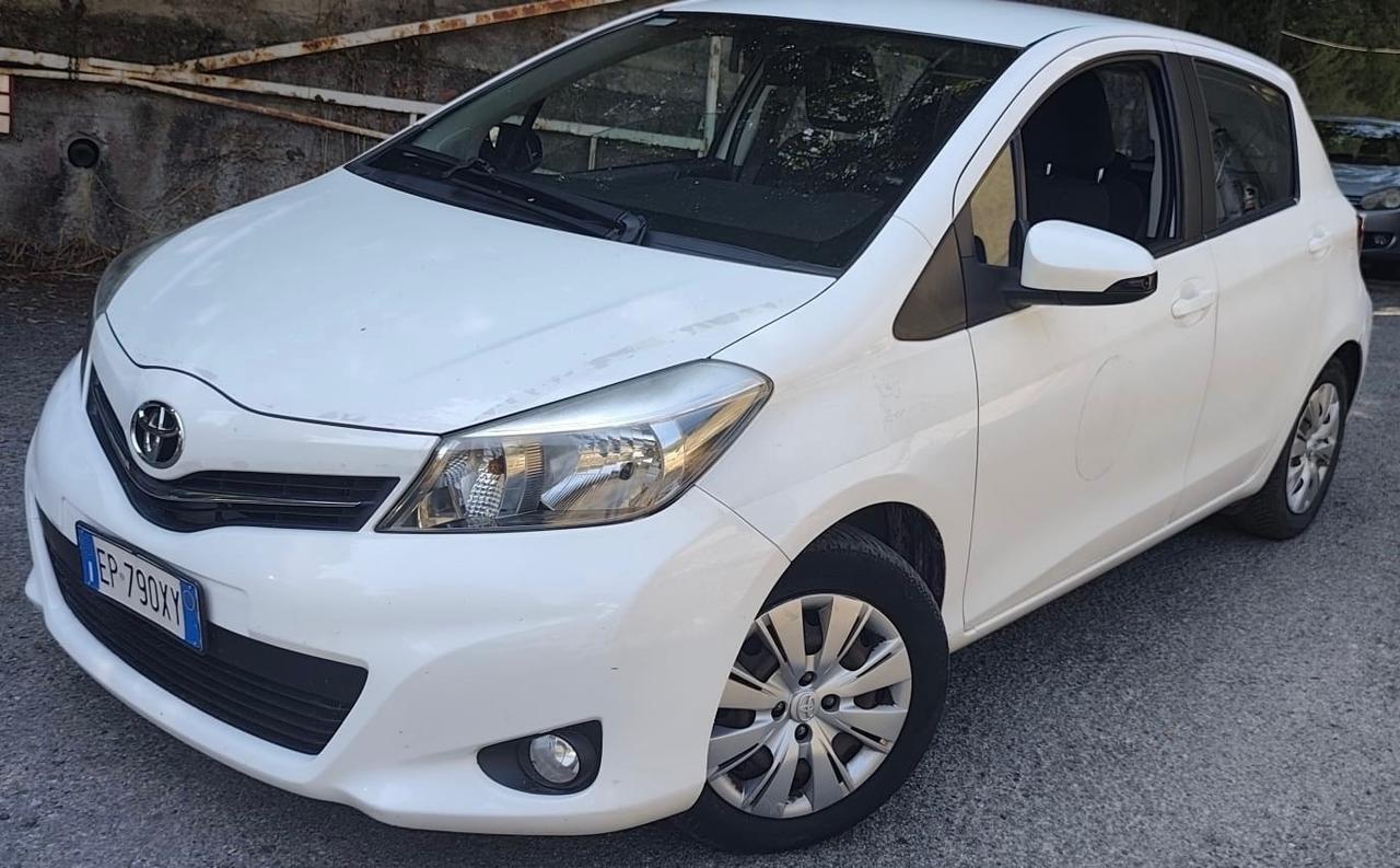 Toyota Yaris 1.0 69cv benzina - euro5 2013