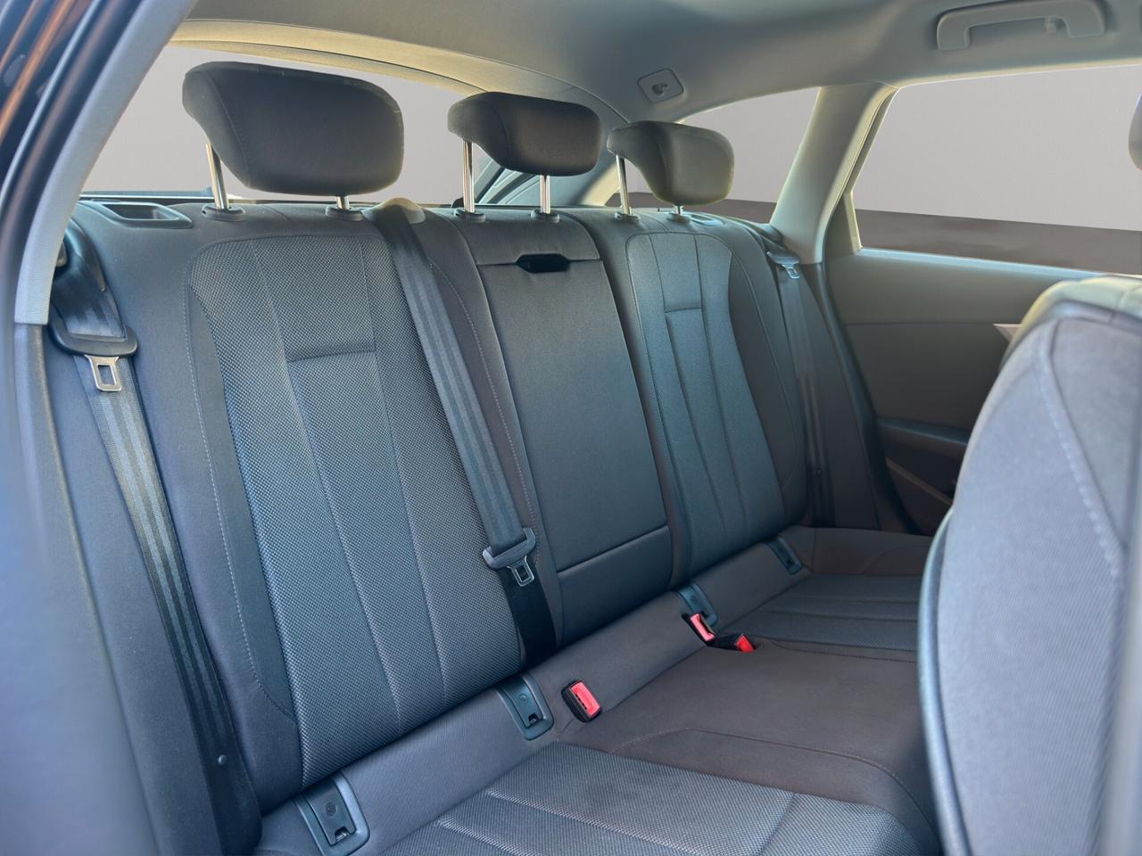 Audi A4 Avant 40 TDI quattro S tronic Business Advanced