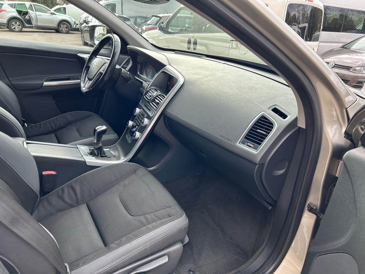 Volvo XC 60 XC60 D4 R-design Momentum Euro6