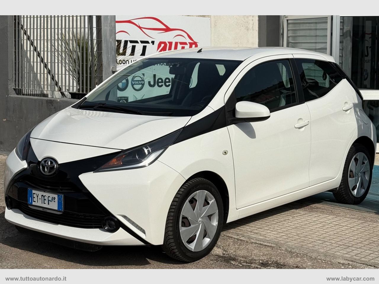 TOYOTA Aygo 1.0 VVT-i 69 CV 5p. x-wave