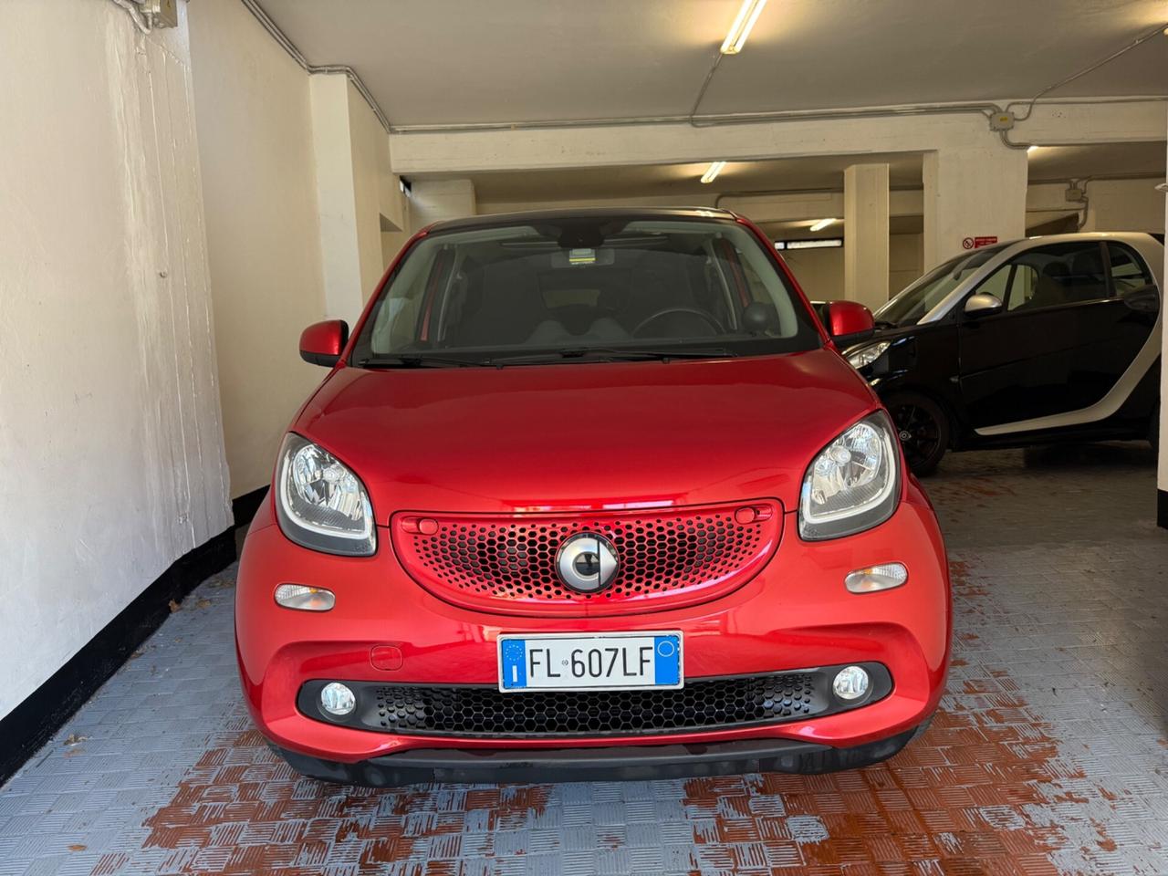 Smart ForFour 90 0.9 Turbo twinamic Nightview red