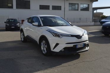 TOYOTA C-HR 1.8 Hybrid E-CVT Business