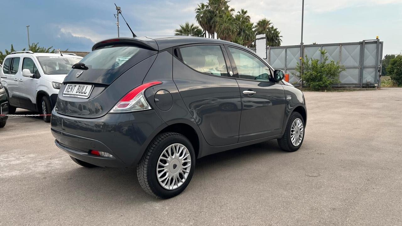 Lancia Ypsilon 0.9 TwinAir 85 CV 5 porte Metano Ecochic Mya