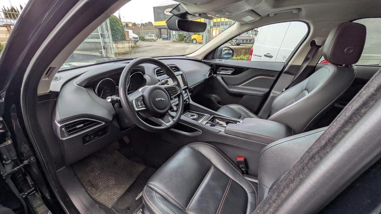 Jaguar F-Pace 2.0 D 180 CV AWD aut Chequered Flag