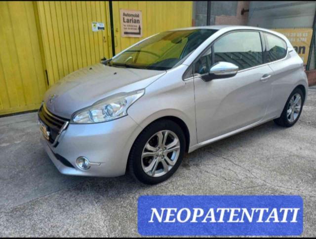 PEUGEOT 208 serie 1.2 VTi 82 CV 3 porte Allure neopatentati