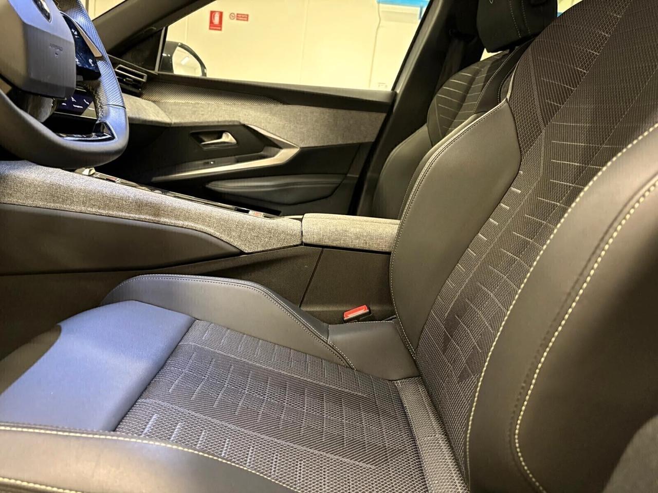Peugeot 5008 GT Hybrid 145 e-DCS6 7 posti SPOTICAR