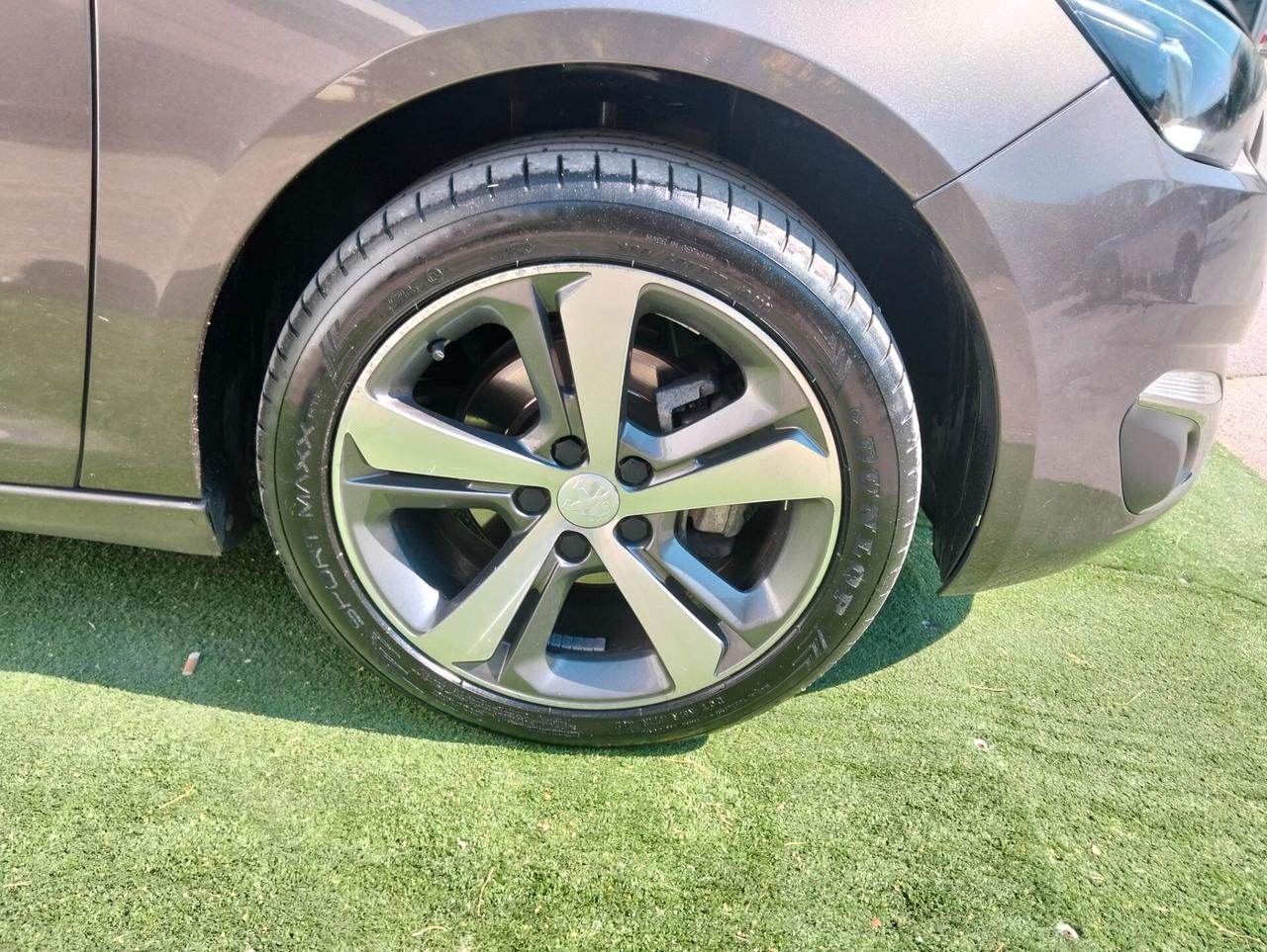 Peugeot 308 BlueHDi 120 S&S Allure