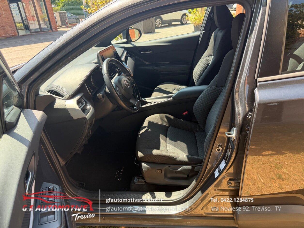 Toyota C-HR 1.8h Business e-cvt