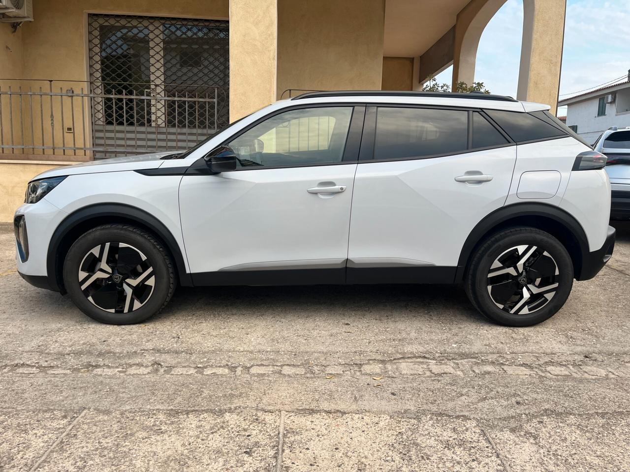 Peugeot 2008 PureTech 100 S&S Allure