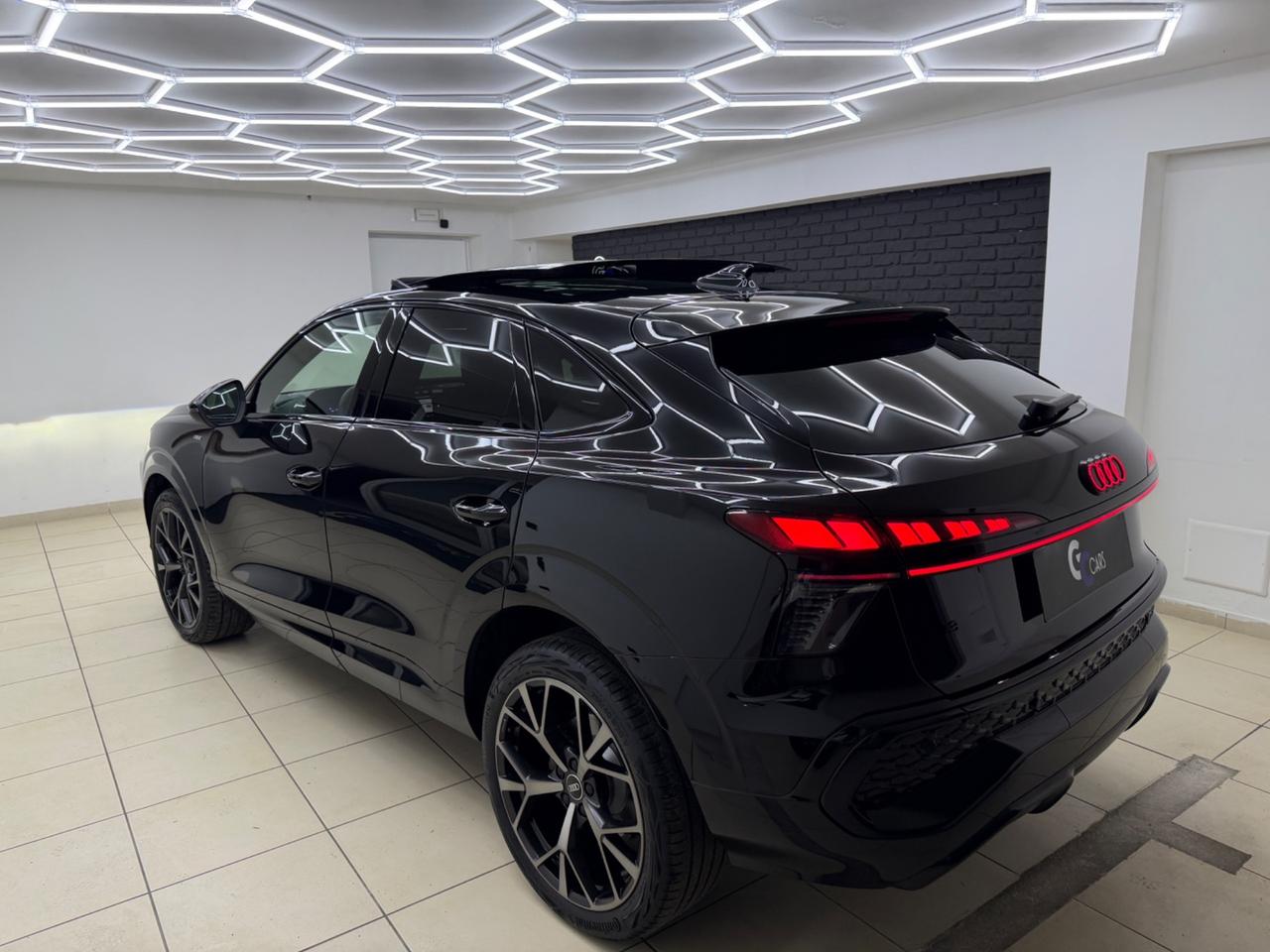 Audi Q3 SPB NEW MODEL 35 TDI S LINE KM0