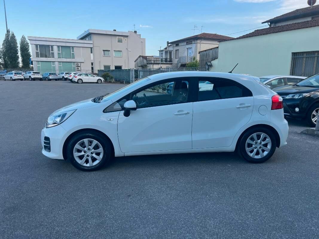 Kia Rio 1.1 crdi Active 5p E6