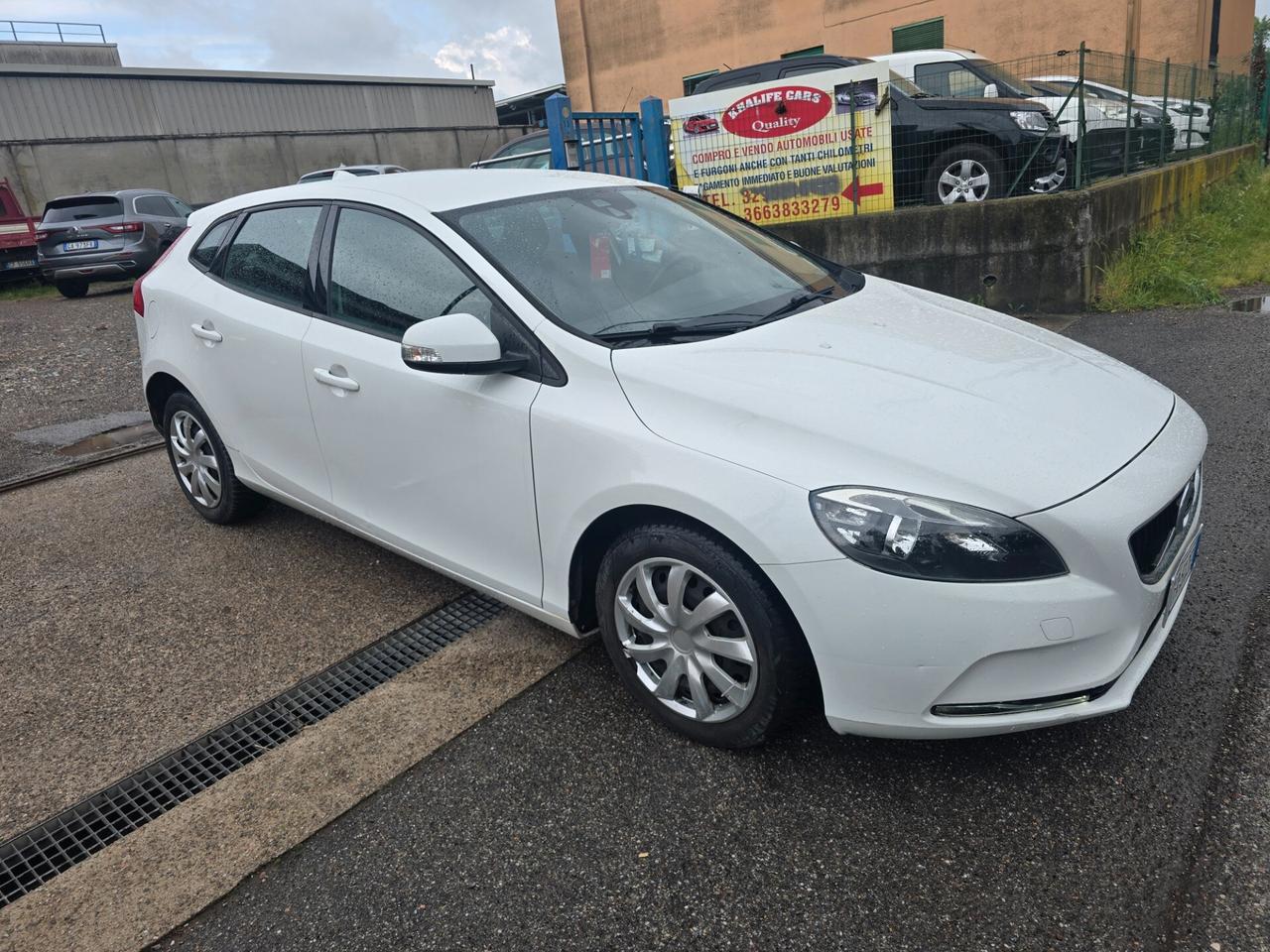 Volvo V40 D2