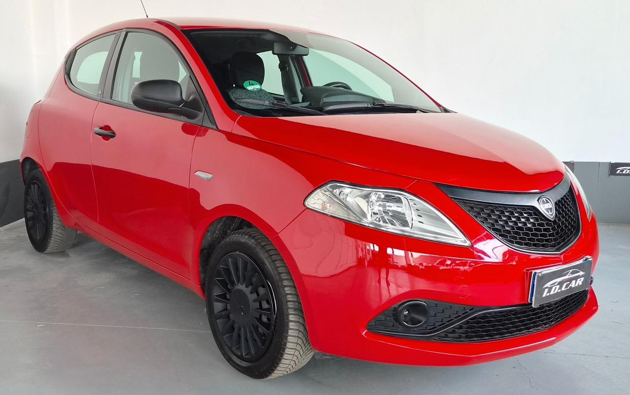 Ypsilon 1.2 69 CV 5 porte Elefantino Blu (NEOPATENTATI)