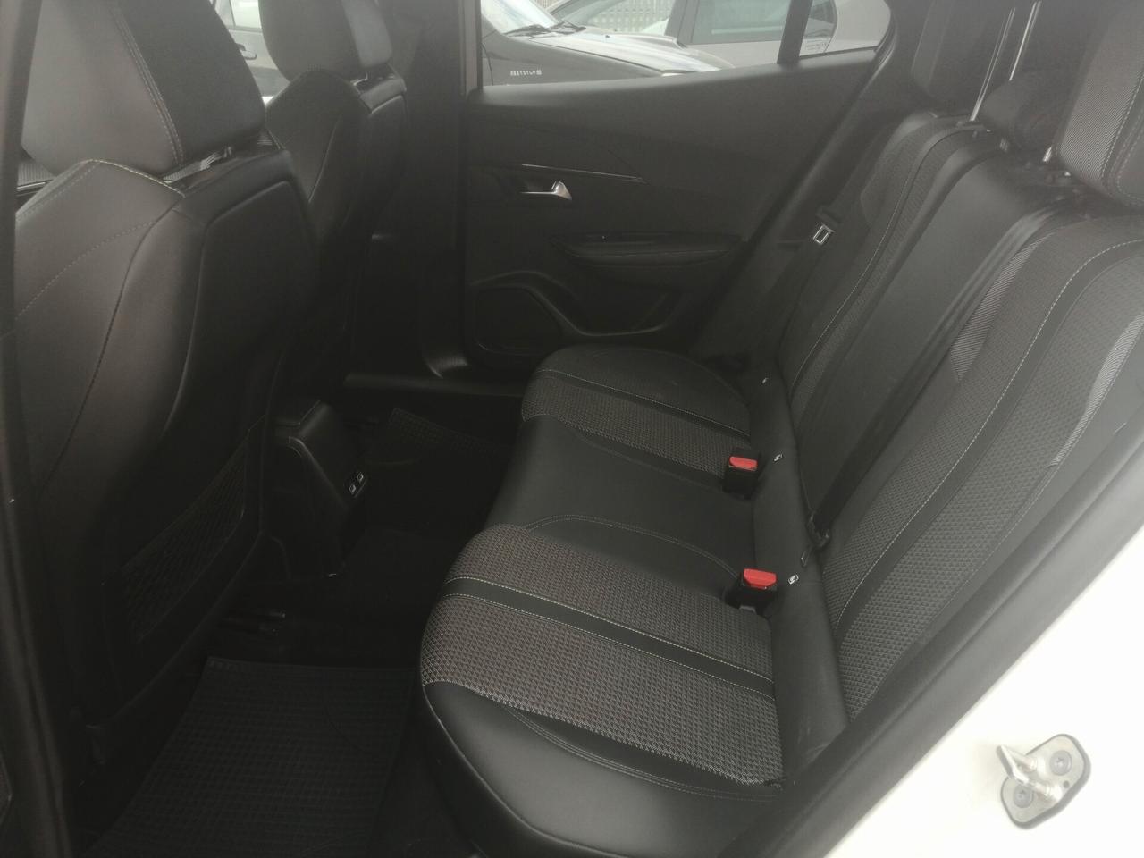 Peugeot 2008 BlueHDi 110 S&S Allure