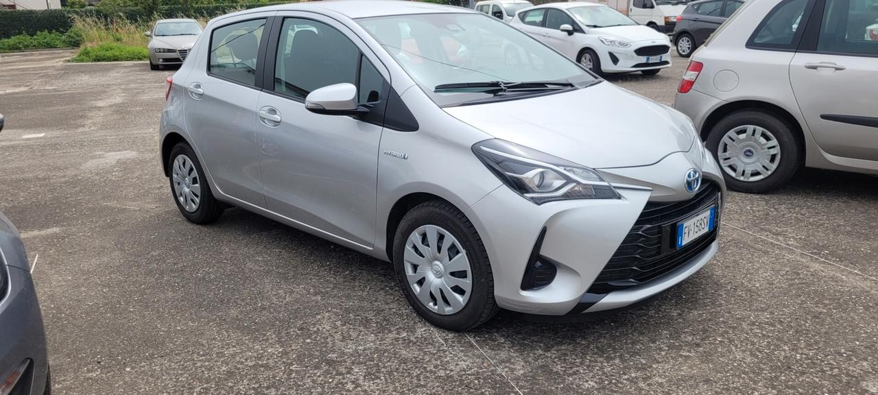 Toyota Yaris 1.5 Hybrid 5 porte Cool NEOPATENTATA