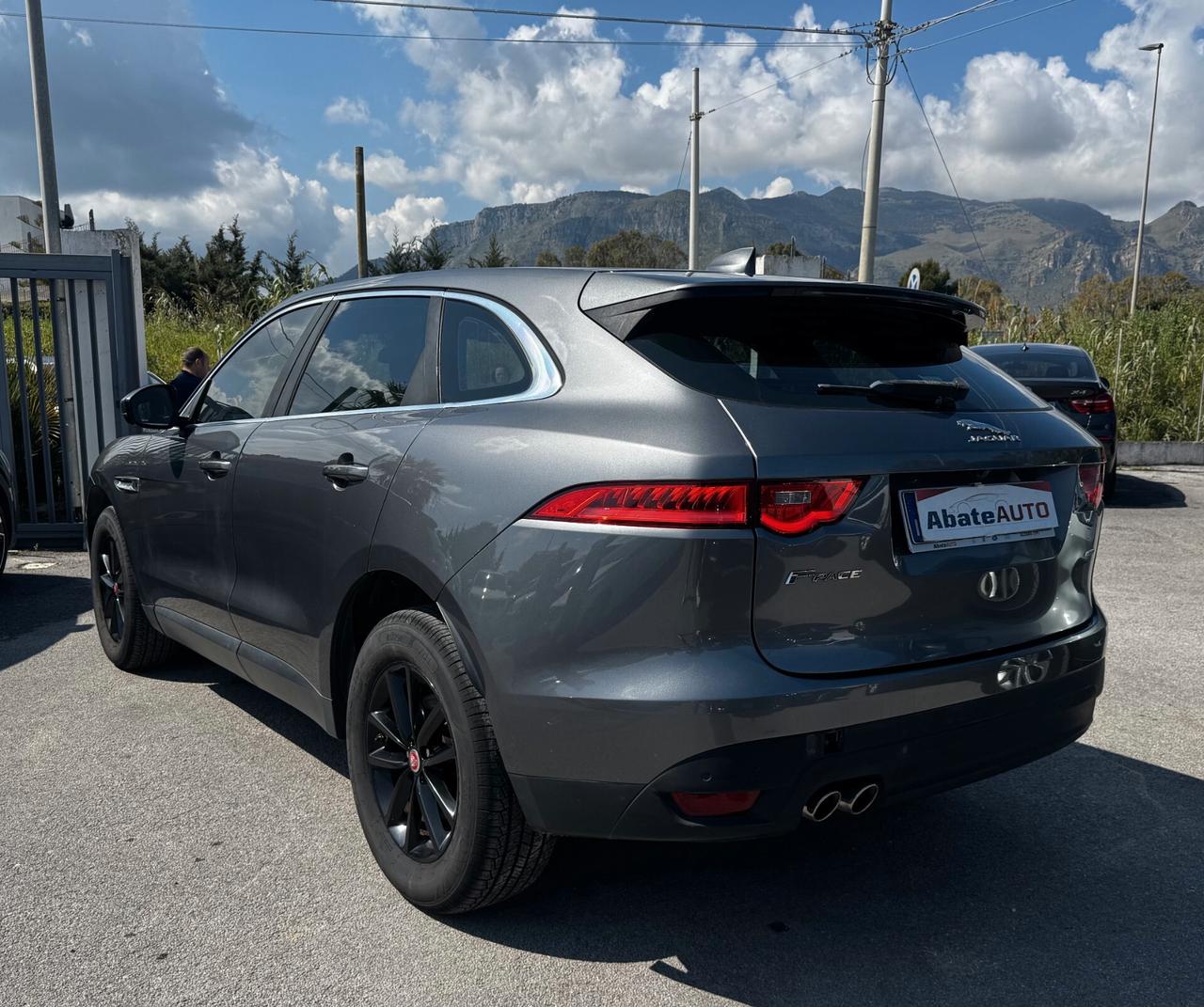Jaguar F-Pace 2.0 D 180 CV AWD Portfolio