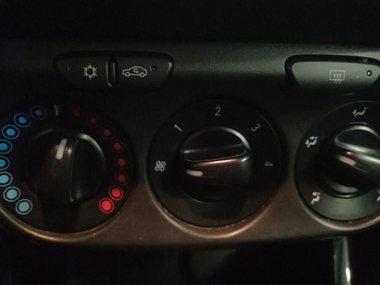 Opel Adam Rocks 1.2 70 CV Start&Stop