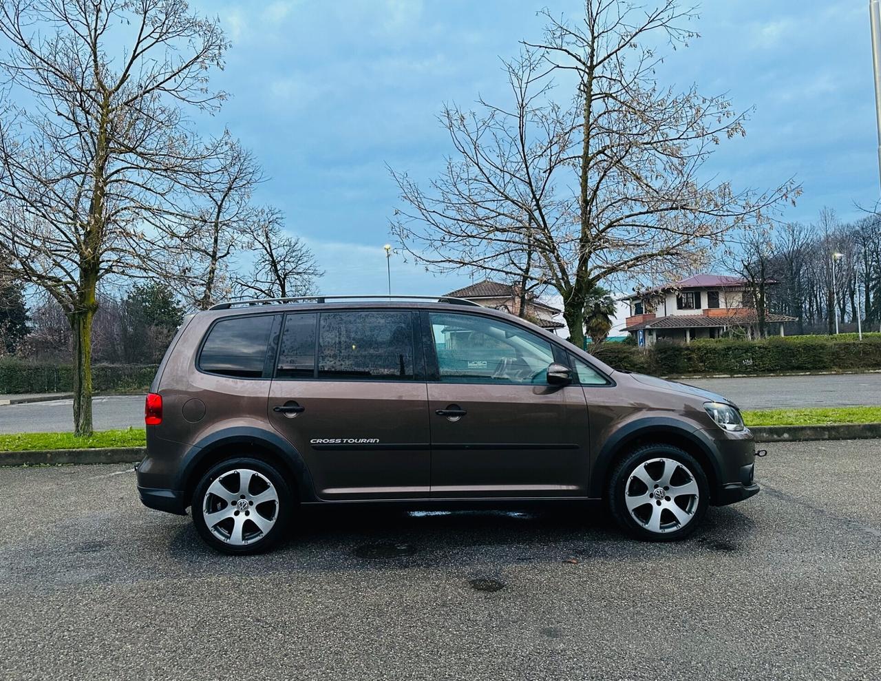 Volkswagen Touran 2.0 TDI 170 CV DSG CROSS 7 Posti