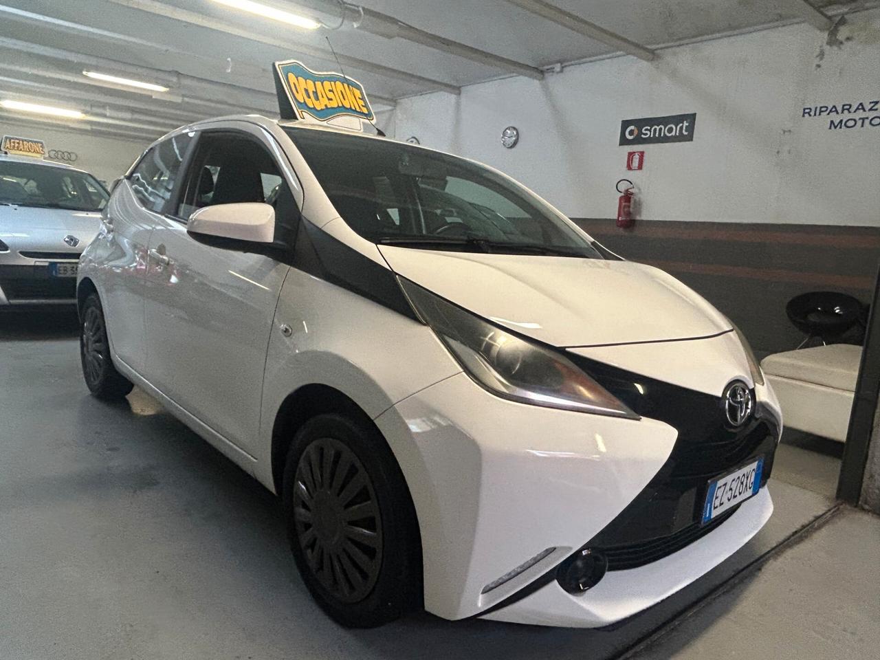 Toyota Aygo 1.0 VVT-i 69 CV 5 porte x-clusiv