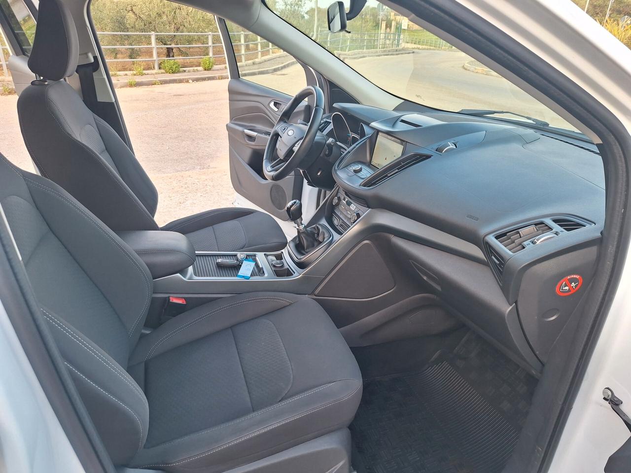 Ford Kuga 1.5 TDCI 120 CV Titanium PERFETTA