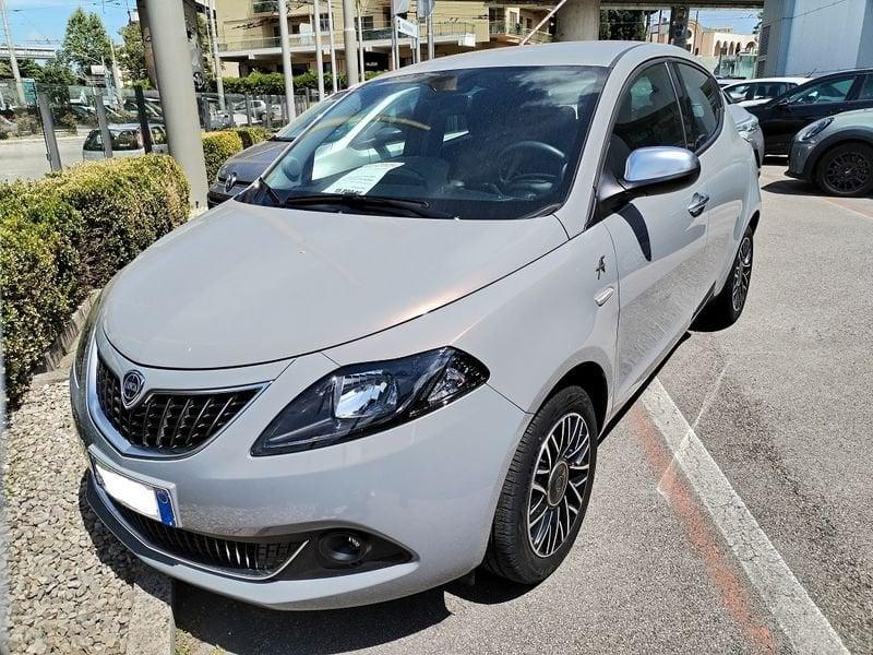 Lancia Ypsilon 1.0 FireFly 5 porte S&S Hybrid Alberta Ferretti