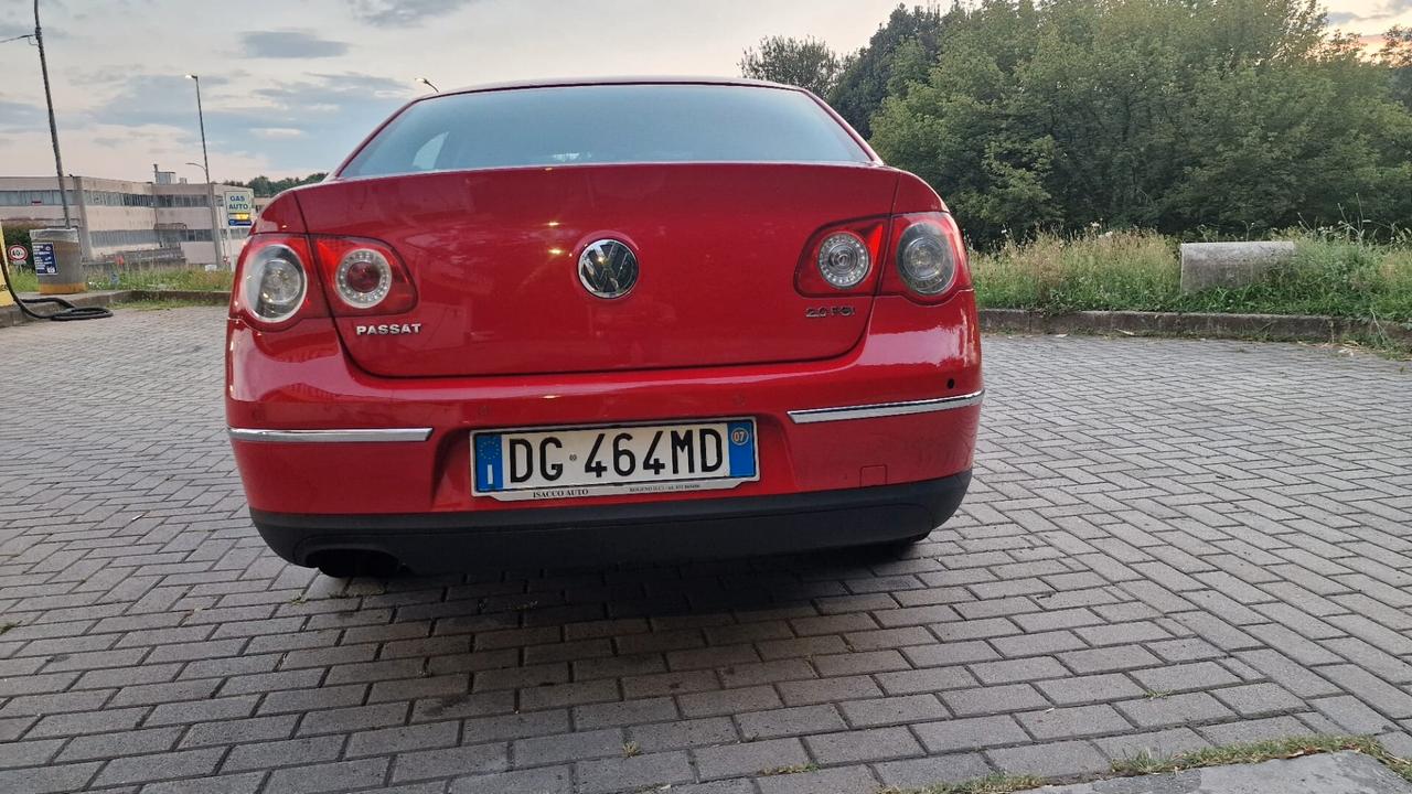 Volkswagen Passat 1.6 16V FSI Comfortline