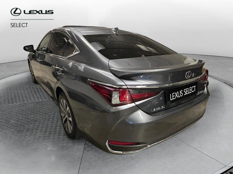 Lexus ES Hybrid Business
