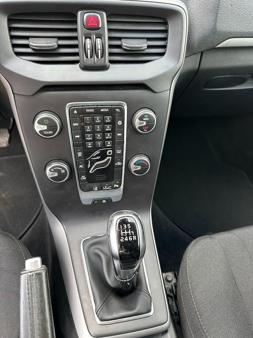 Volvo V40 D2 R-design