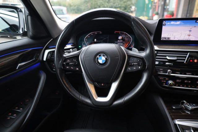 BMW 530 d xDrive 249CV Berlina Live Cockpit HeadUp Tetto