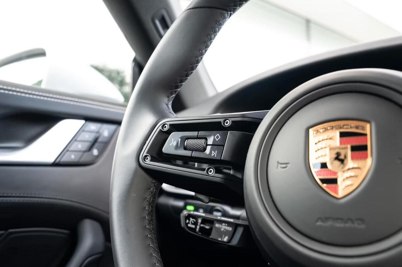 Porsche 911 992 -2 (911) Carrera SportDesign Bose