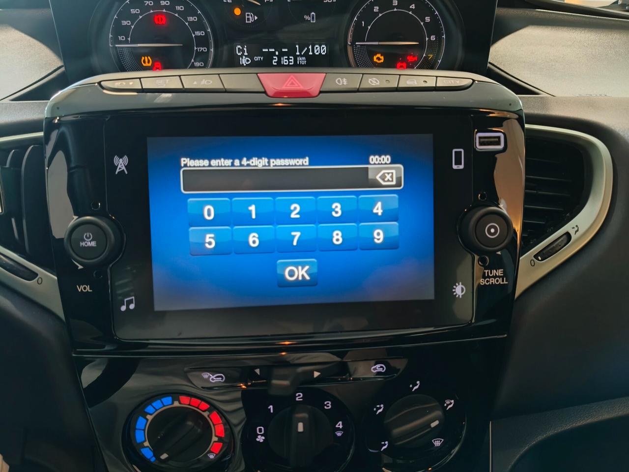 Lancia Ypsilon 1.0 70CV 5P Hybrid Platino