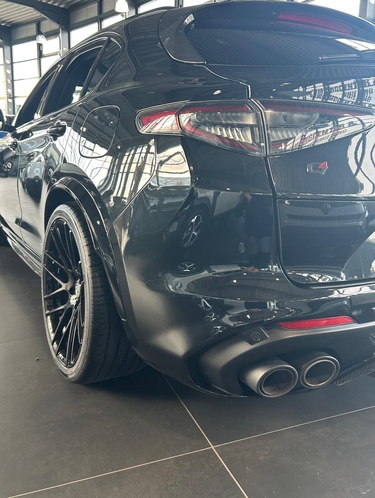 A.R. Stelvio Quadrifoglio 510 CV-22 omologati-Sparco-Carbonio