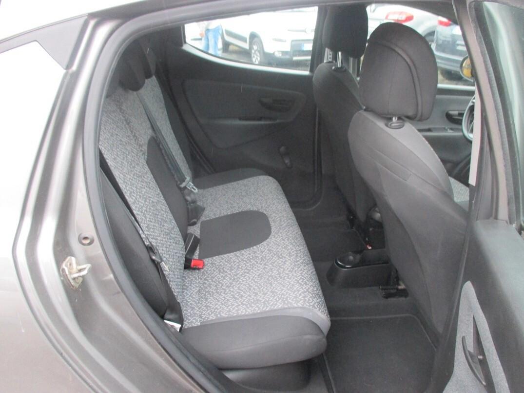 Lancia Ypsilon 1.0 FireFly Hybrid Ecochic Per Neopatentati