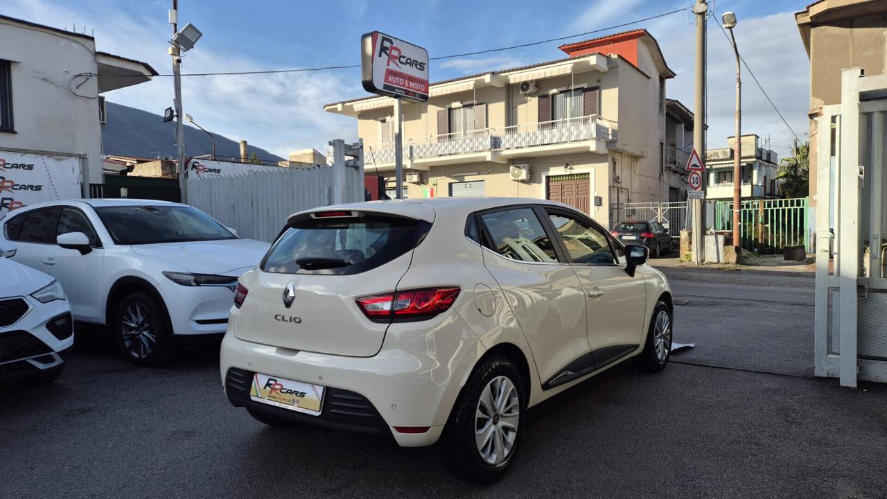 Renault Clio dCi 8V 75 CV Start&Stop 5 porte Energy Duel