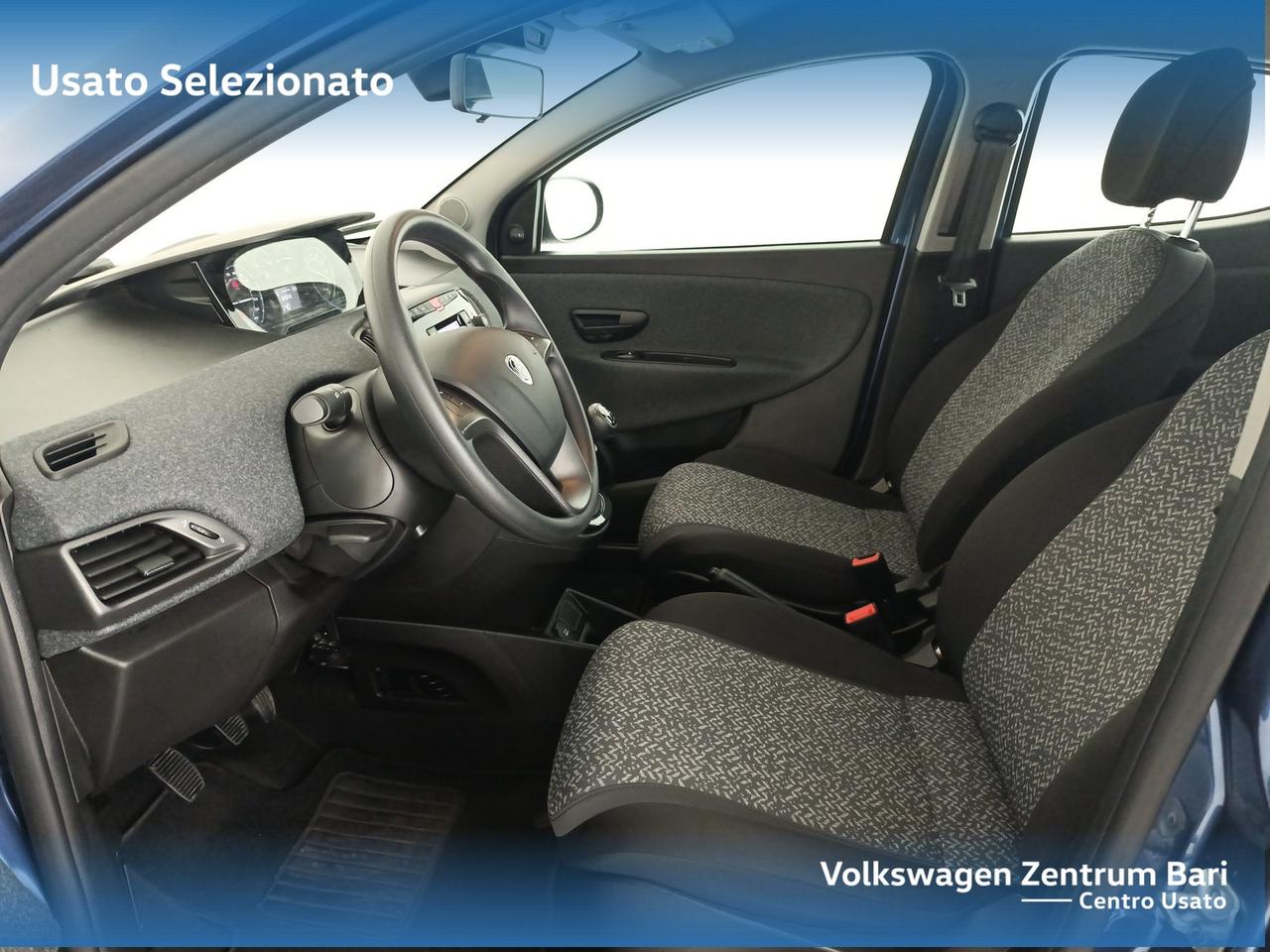 Lancia Ypsilon 1.0 firefly hybrid silver s&s 70cv