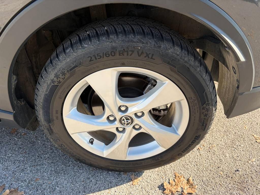 Toyota C-HR 1.8 Hybrid E-CVT Dynamic