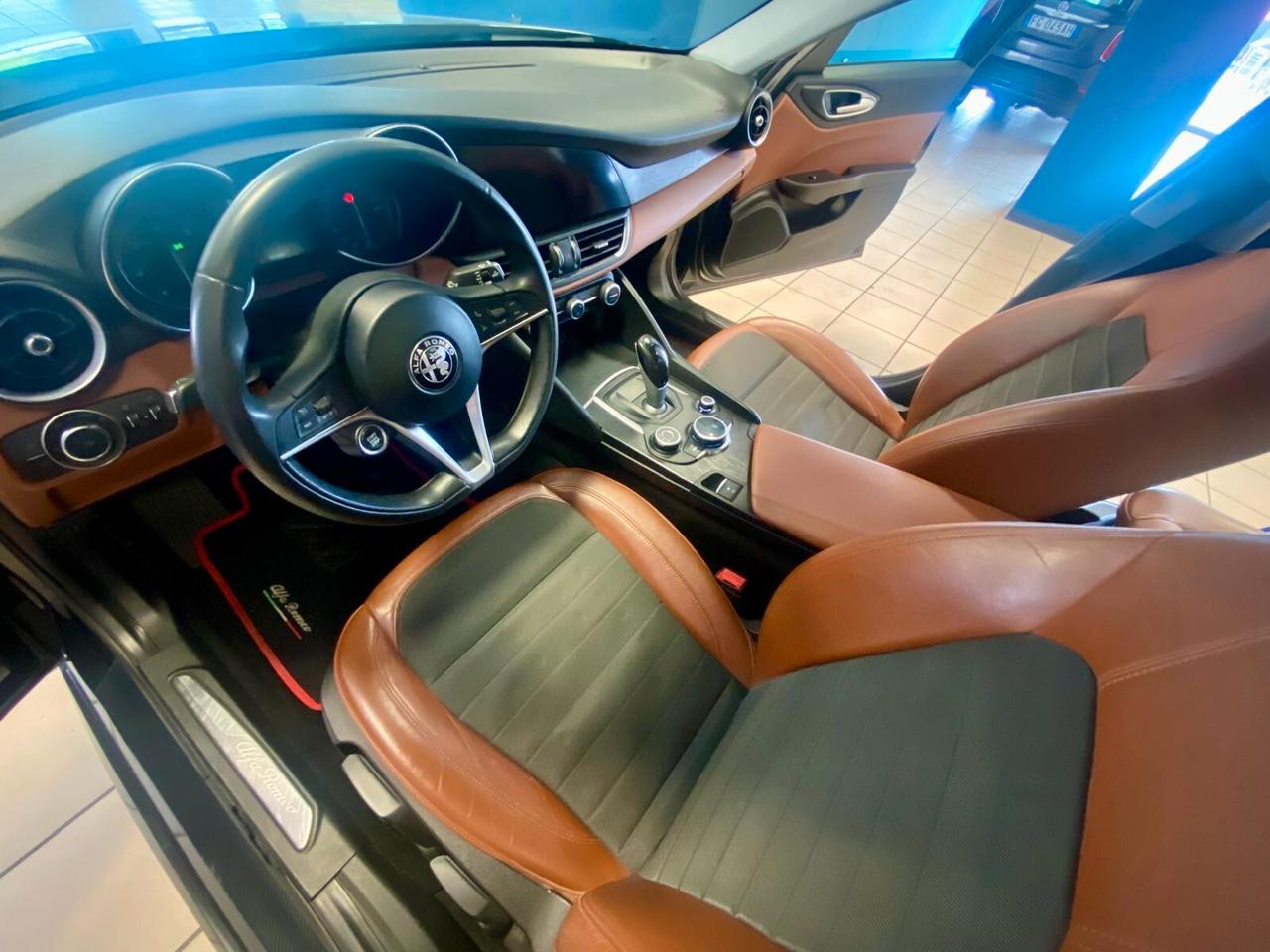 Alfa Romeo Giulia 2.2 Turbodiesel 180 CV AT8 Business Sport Launch Ed.