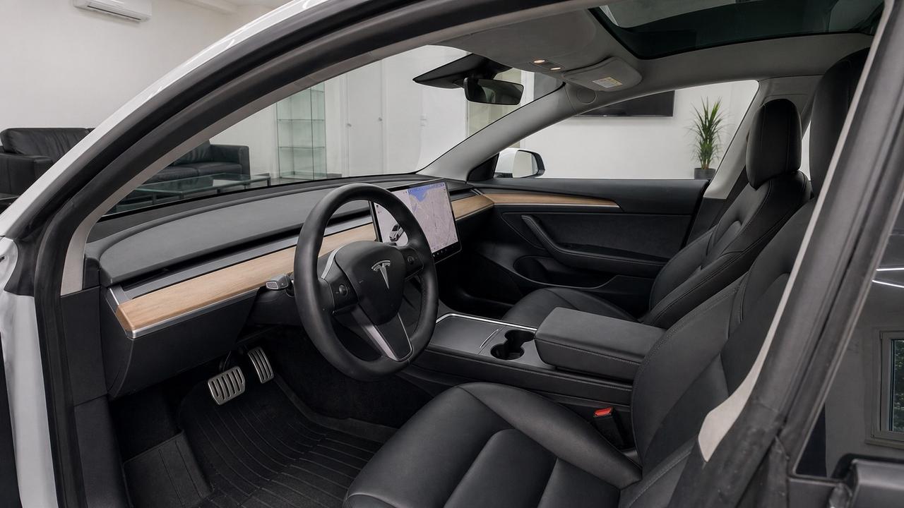 Tesla Model 3 Long Range AWD Performance