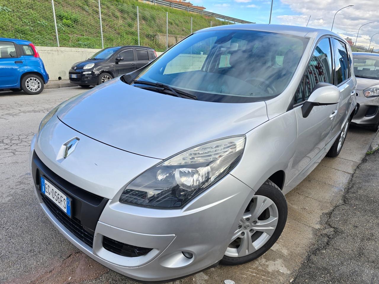 Renault Scenic X-Mod 1.5 dCi 110CV EDC Luxe