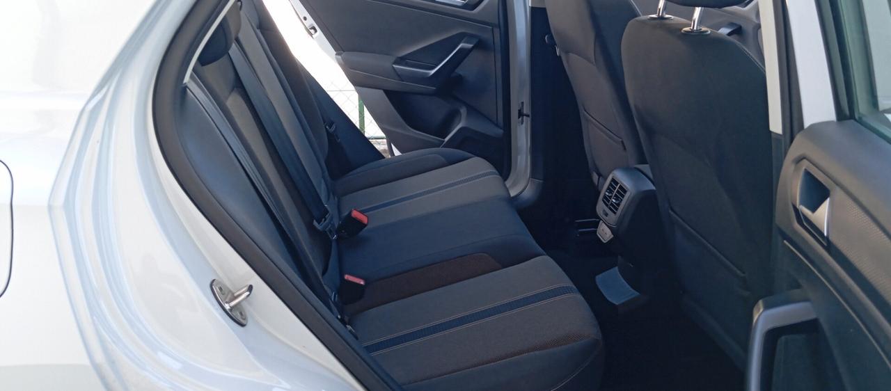 Volkswagen T-Roc 1.6 TDI 115 CV Style-Tetto Pan.-Garanzia