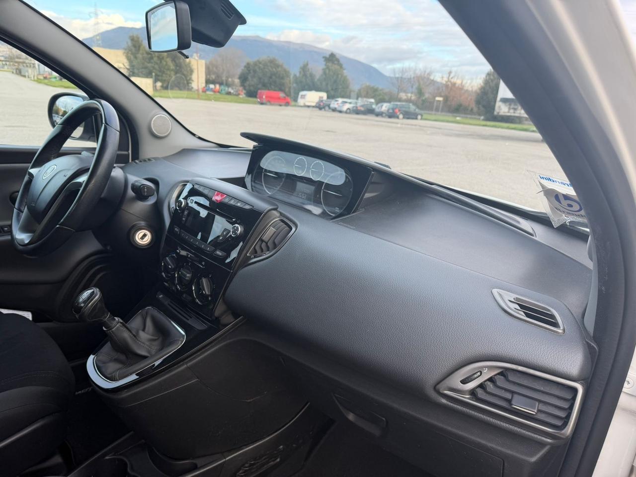 Lancia Y 1.3 MJT Platinum 117000 km GARANZIA 12 m