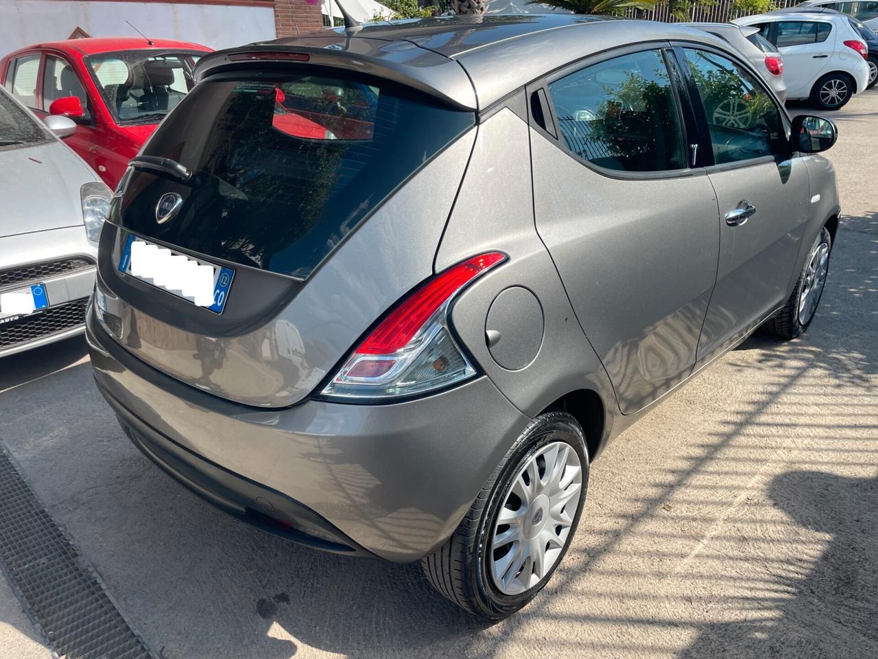 Lancia Y Ypsilon 1.2 GPL NUOVO Gold FULL 126.000 KM! TAGLIANDATA NEOPATENTATI