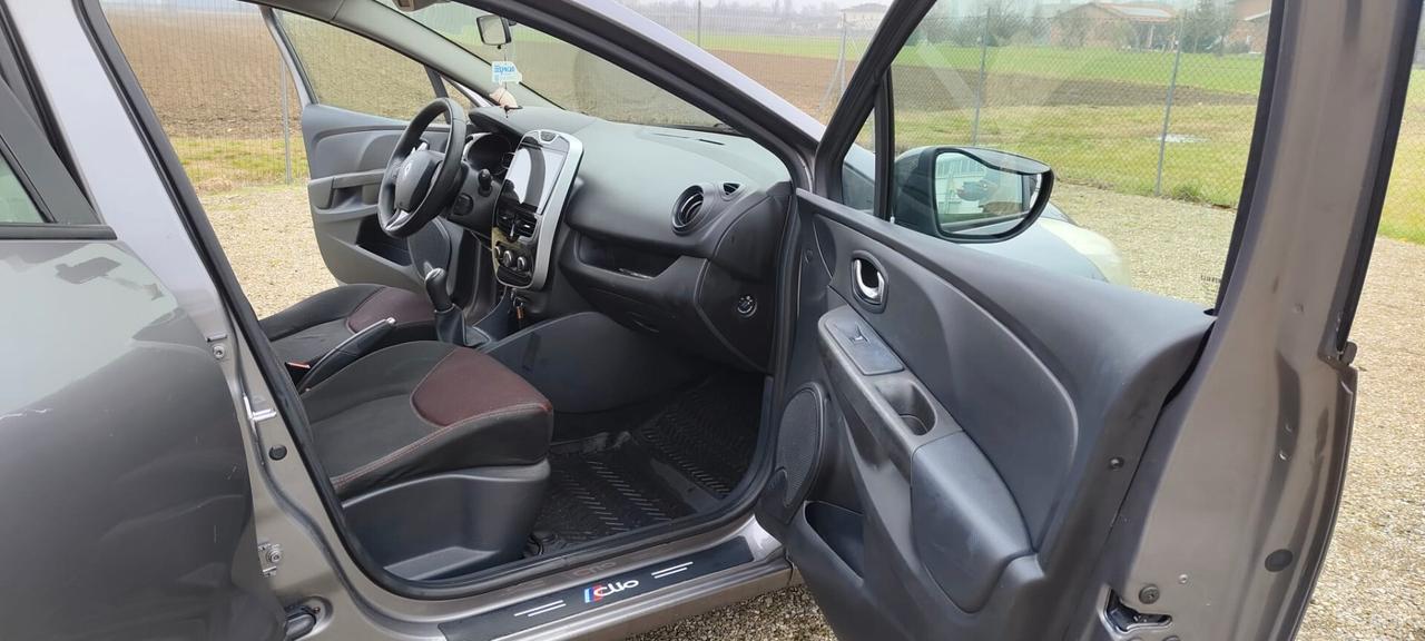 Renault Clio 1.2 75CV 5 porte Costume National