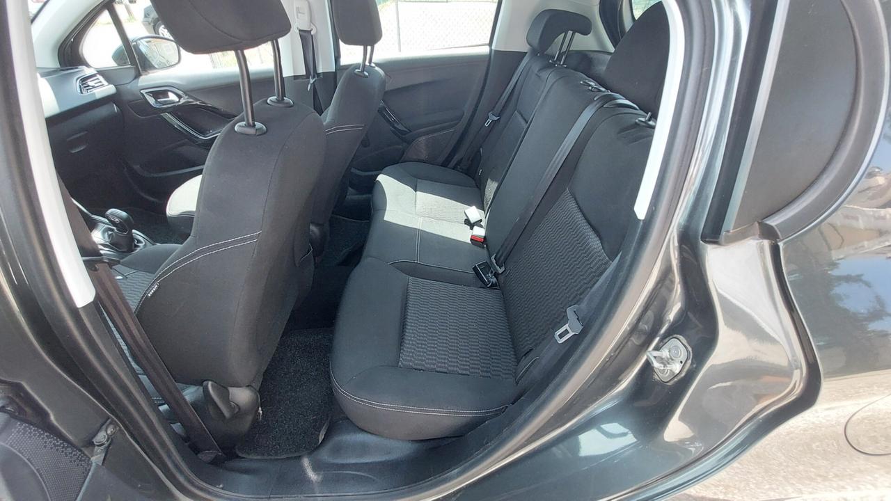 Peugeot 208 PureTech 82 5 porte Allure