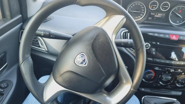 LANCIA Ypsilon 1.2 69 CV 5 porte Silver