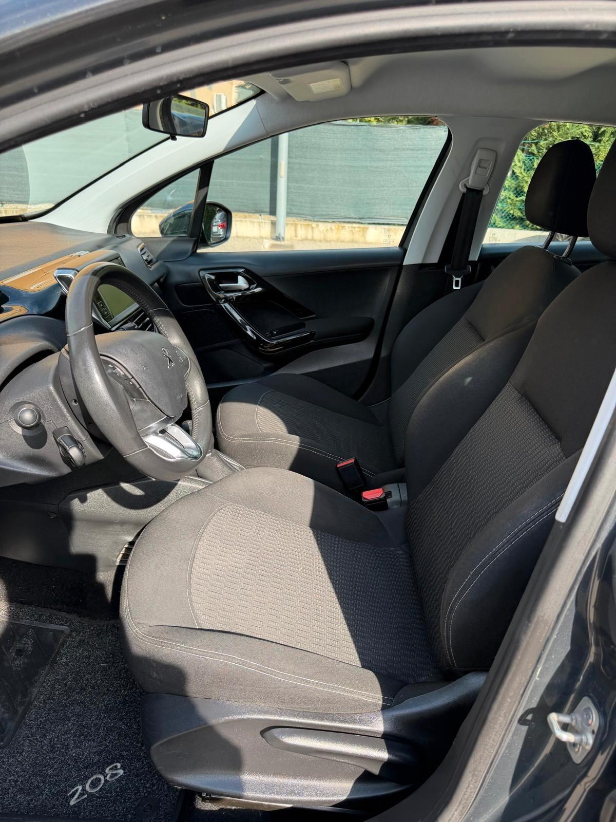 Peugeot 208 1.2 GPL - NEOPATENTATI - 12 MESI DI GARANZIA -