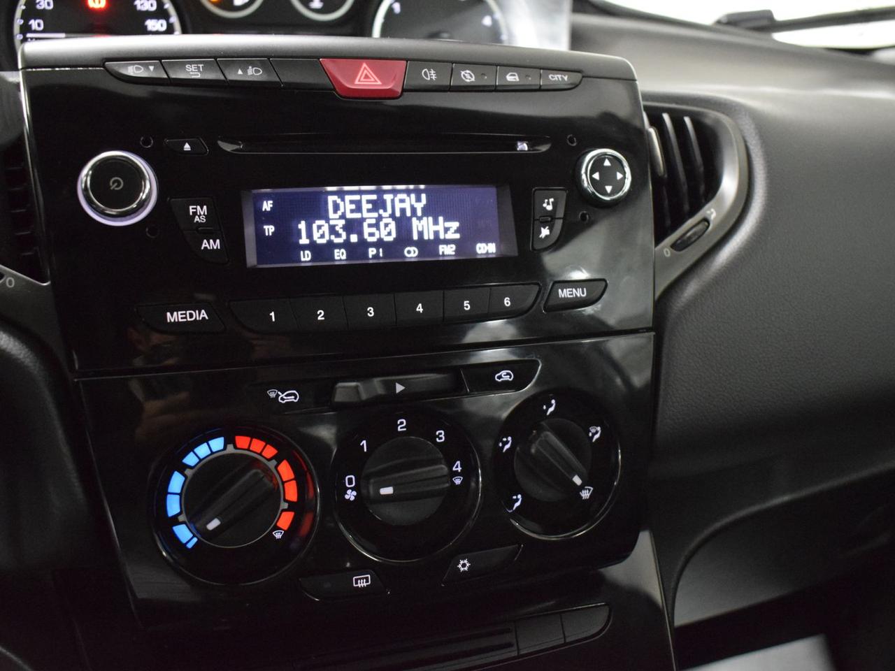 Lancia Ypsilon Platino 1.3 Mjet