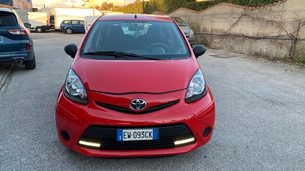 Toyota Aygo 1.0 12V VVT-i 5 porte Lounge Connect