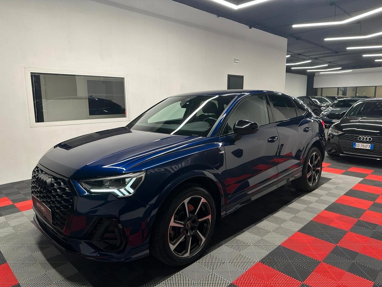 Audi Q3 SPB 45 TFSI e S line Identity Black IVA ESPOSTA