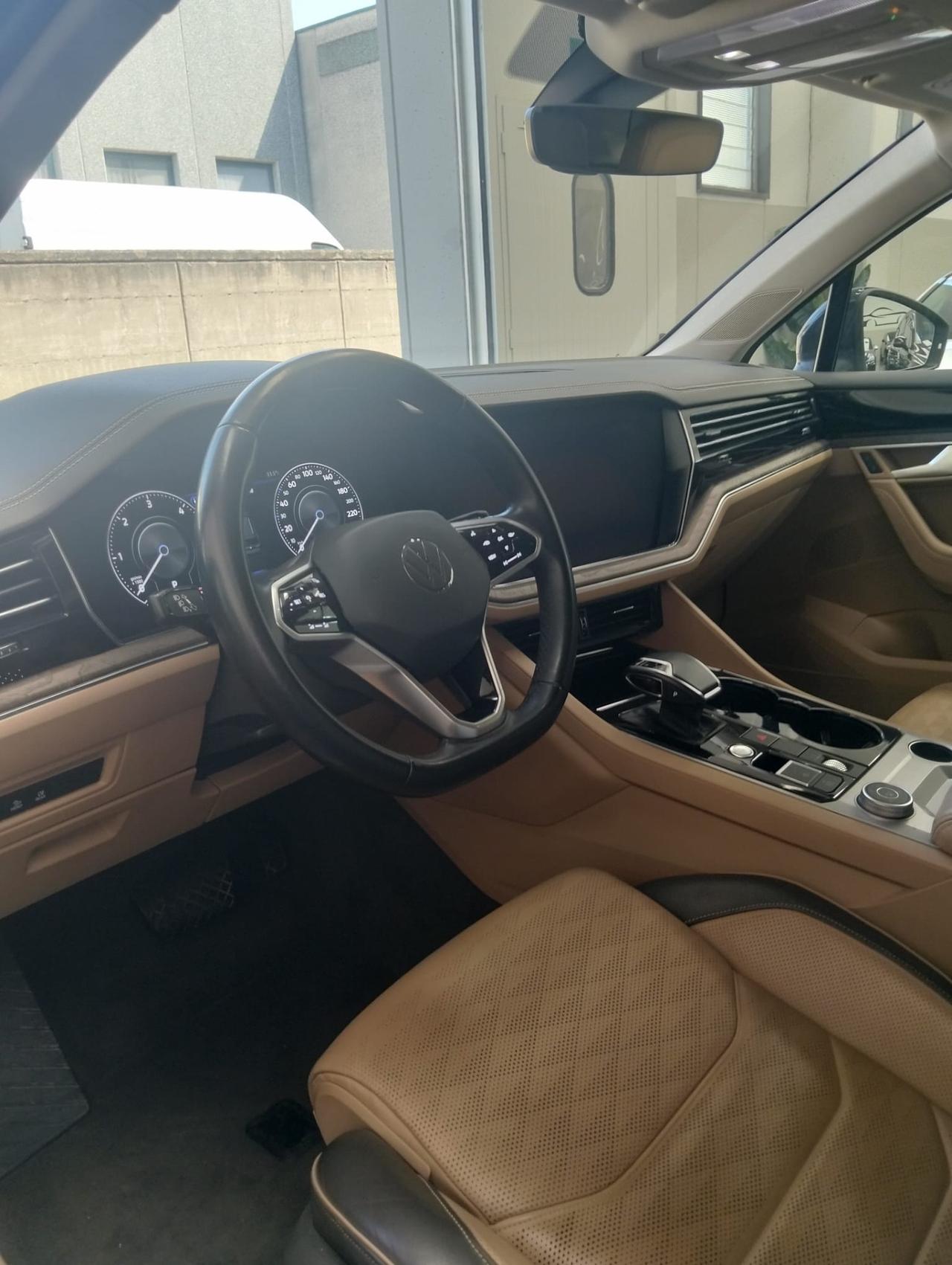 Volkswagen Touareg 3.0 V6 TDI SCR Atmosphere